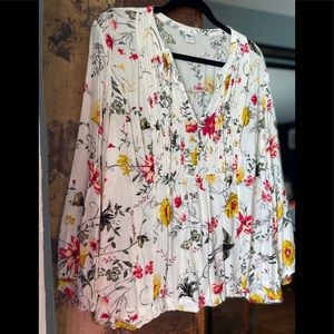 NWOT Floral top